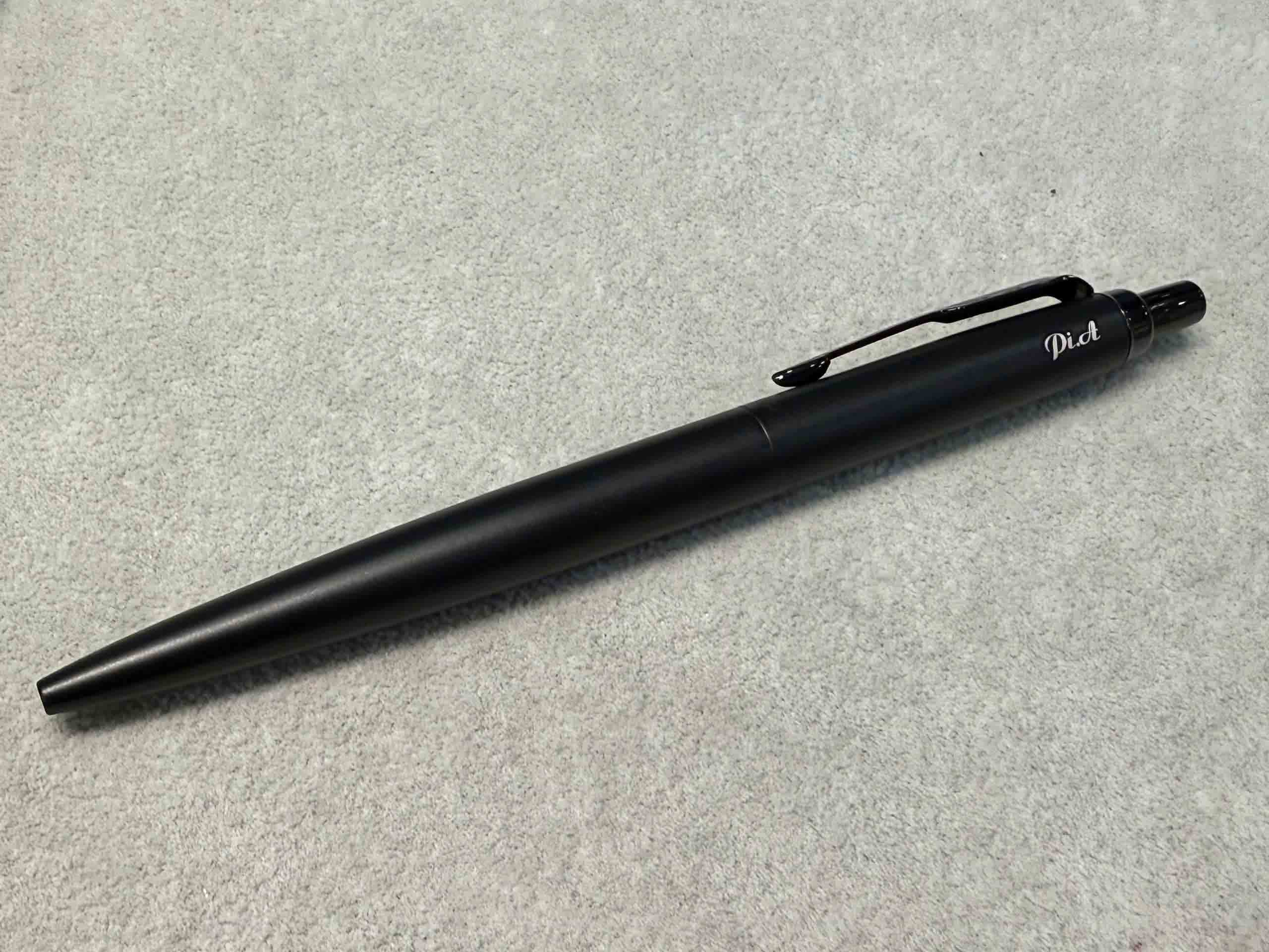 Bút bi Parker Jotter XL Monochrome Black Ballpoint Pen 2122753 5 Bút bi Parker Sonnet Red Lacquer GT Ballpoint Pen 1931476