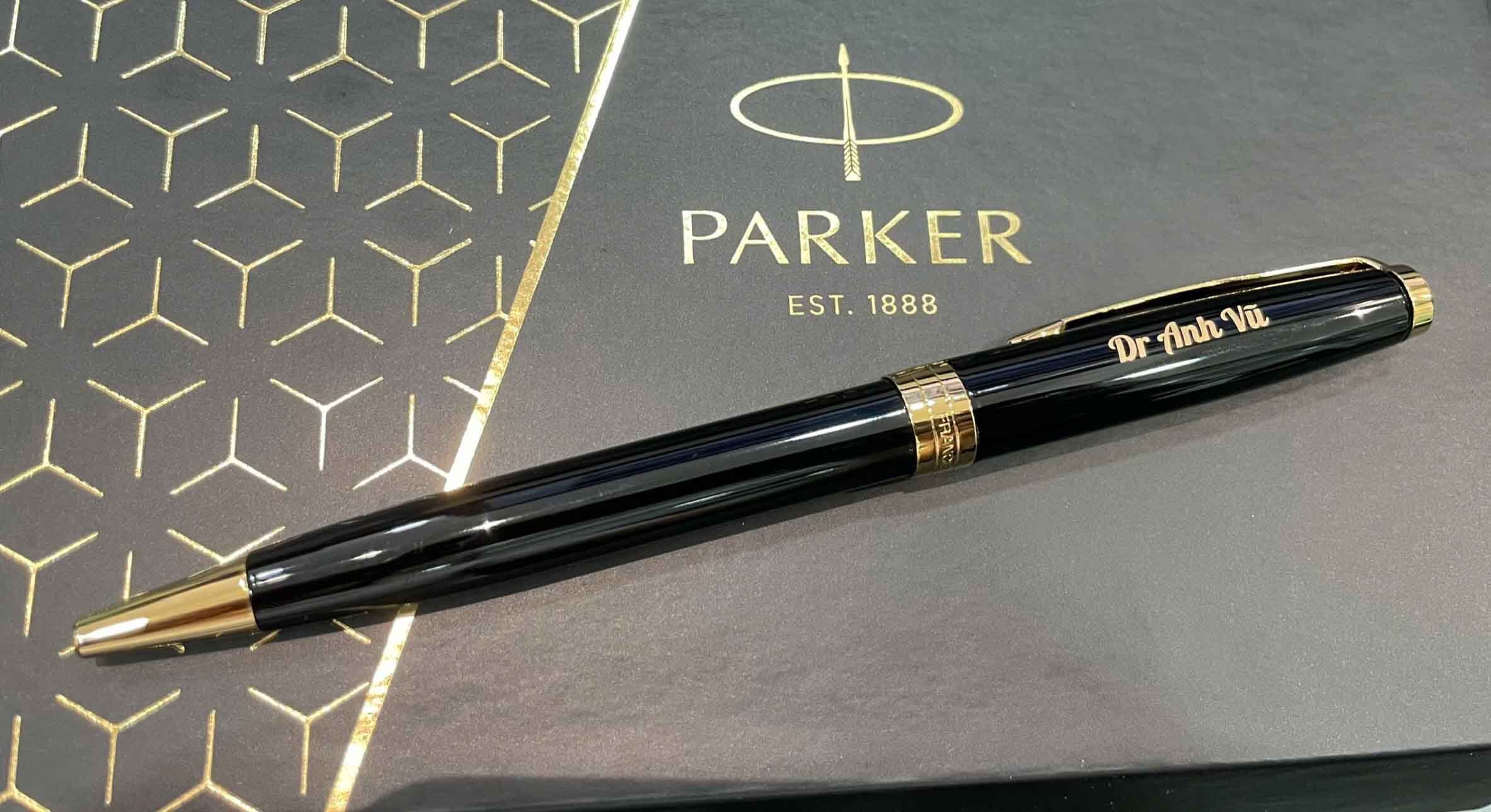 Bút bi Parker Sonnet Red Lacquer GT Ballpoint Pen 1931476