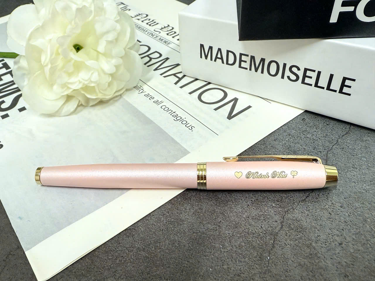 Bút máy Parker IM Monochrome Pink Champagne Fountain Pen 6 Bút máy Parker IM Monochrome Pink Champagne Fountain Pen