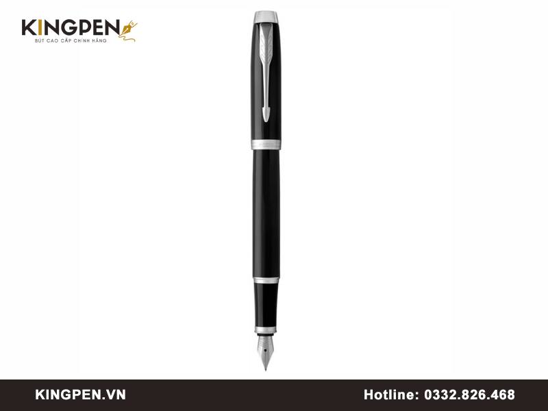 Luyện viết chữ đẹp bằng bút máy tạo nét thanh đậm tự nhiên